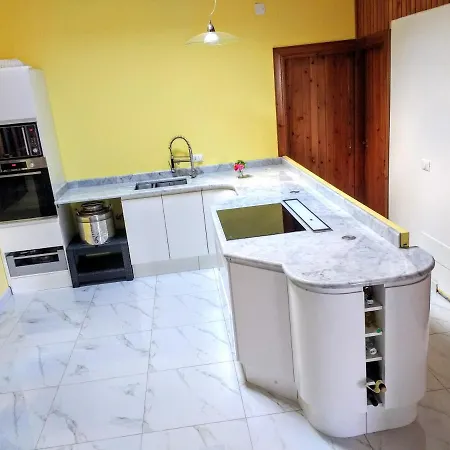 Apartment Stunning 2 Bed Self-Catering Apartment