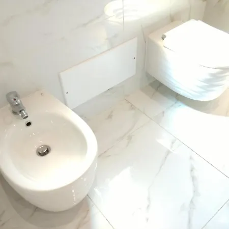Stunning 2 Bed Self-Catering Apartment *