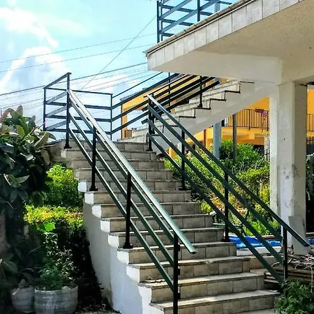 Apartment Stunning 2 Bed Self-Catering Apartment *